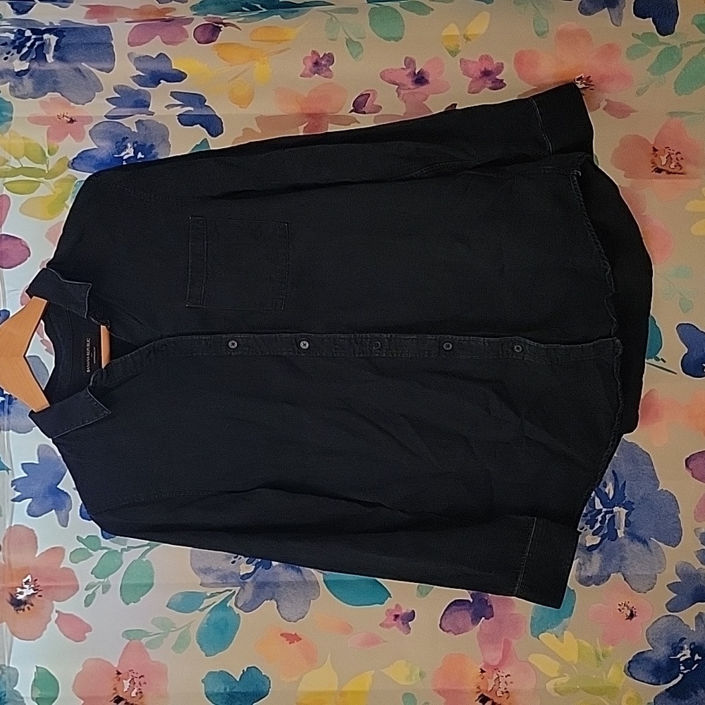 Banana Republic Medium Boyfriend Fit button-up